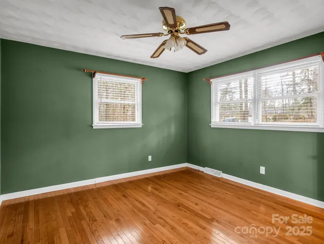 $590,000 | 136 Old Tanglewood Trail, Hendersonville, NC 28739