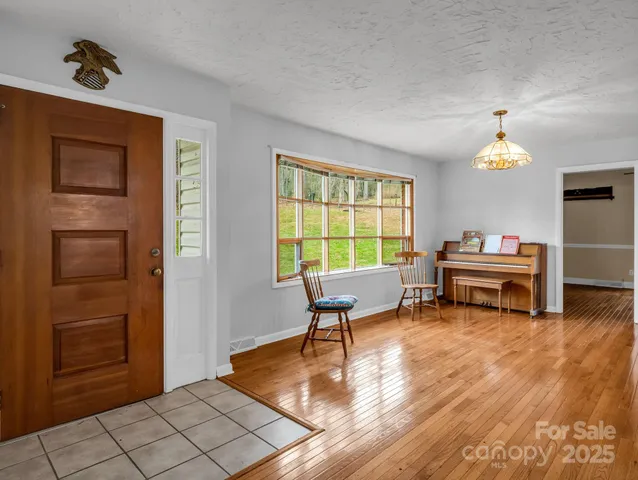 $590,000 | 136 Old Tanglewood Trail, Hendersonville, NC 28739