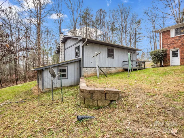 $590,000 | 136 Old Tanglewood Trail, Hendersonville, NC 28739