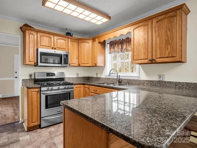 $590,000 | 136 Old Tanglewood Trail, Hendersonville, NC 28739