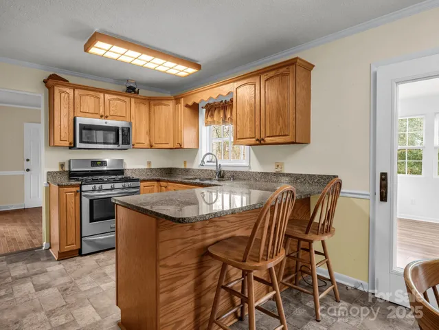 $590,000 | 136 Old Tanglewood Trail, Hendersonville, NC 28739