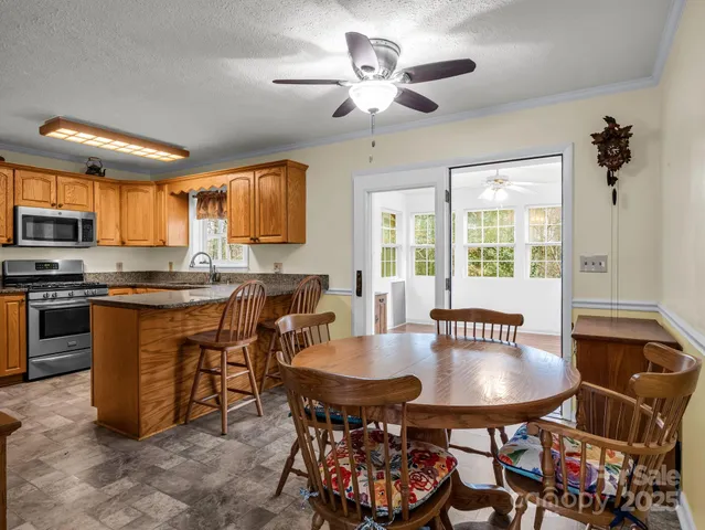 $590,000 | 136 Old Tanglewood Trail, Hendersonville, NC 28739