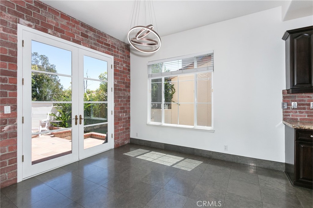 1175 Corte Riviera Camarillo, CA 93010 - Photo 7 of 33 Gallery Image 7