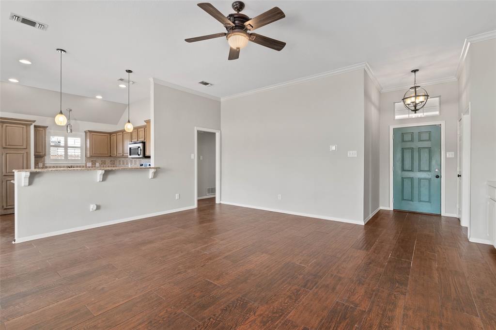 807 Birch Circle Van Alstyne, TX 75495 - Photo 4 of 27