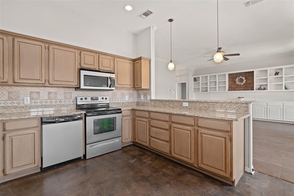 807 Birch Circle Van Alstyne, TX 75495 - Photo 10 of 27