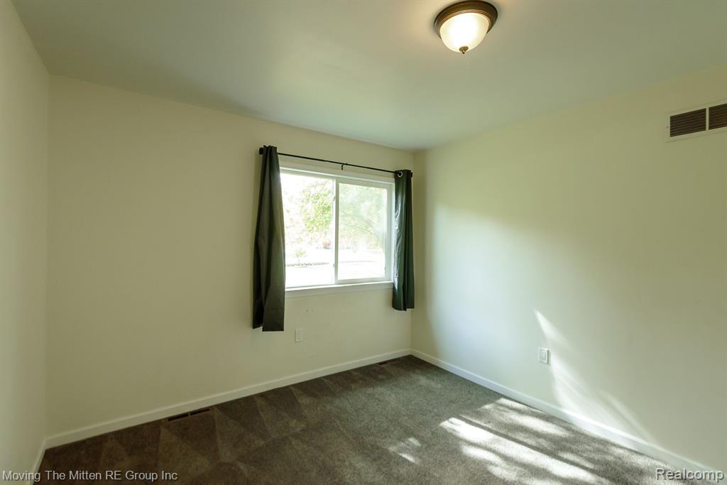 43654 Crowley Road Belleville, MI 48111 - Photo 25 of 49