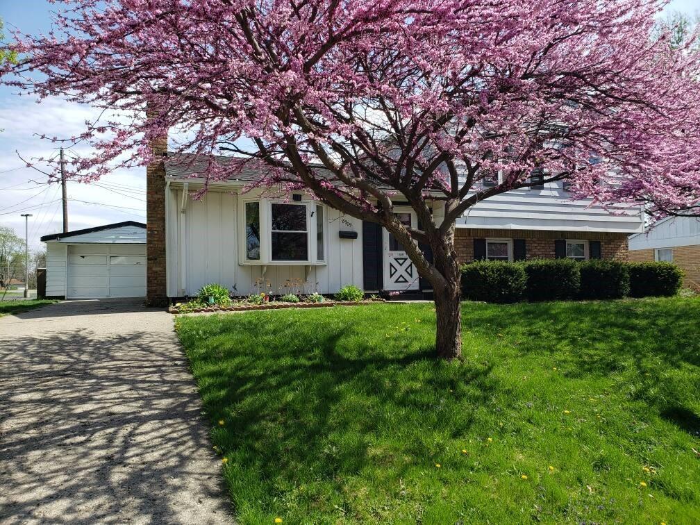 8909 Frontenac Road Indianapolis, IN 46226 - Photo 2 of 7