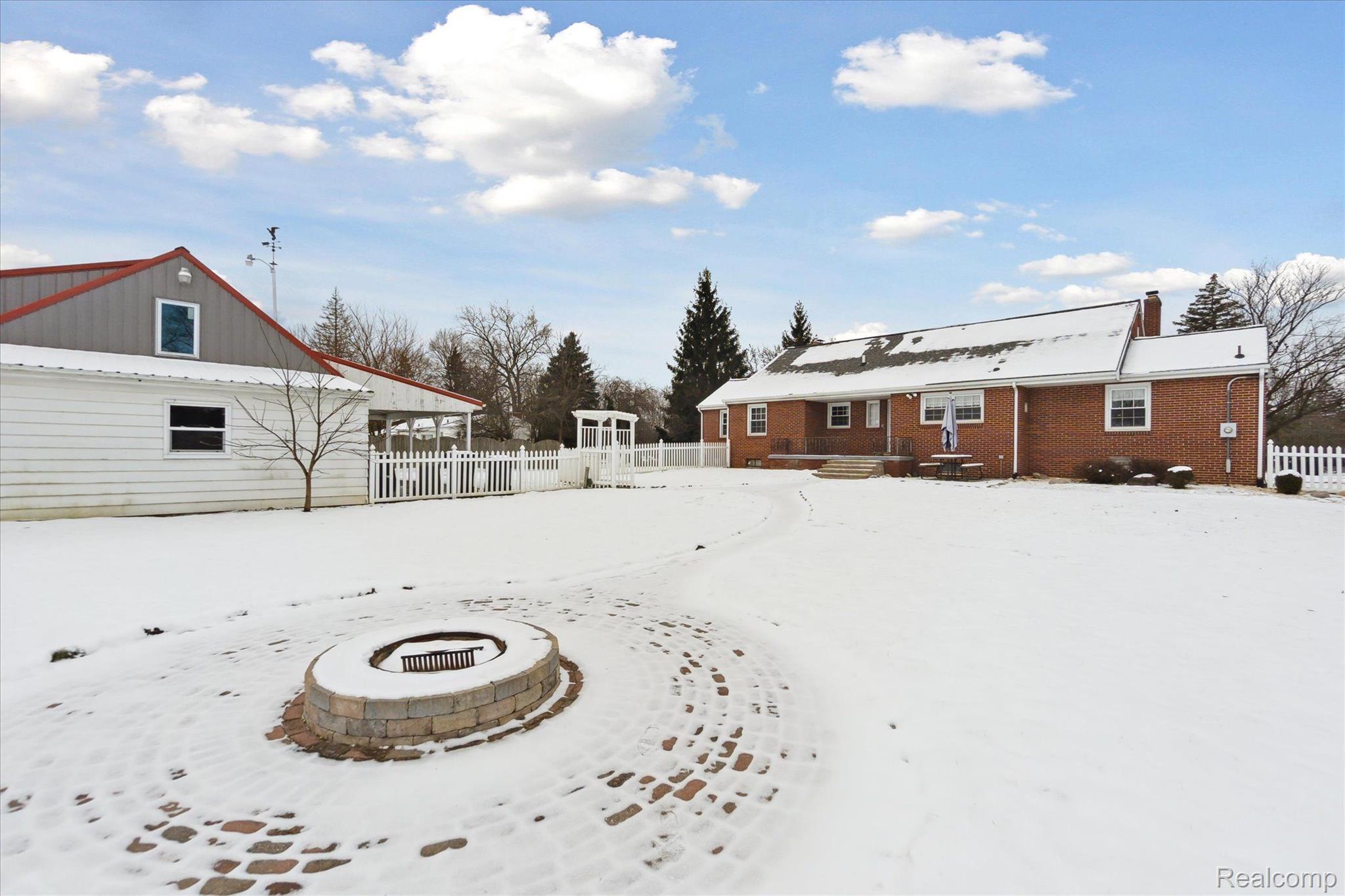 6421 Fenton Road Flint, MI 48507 - Photo 37 of 58