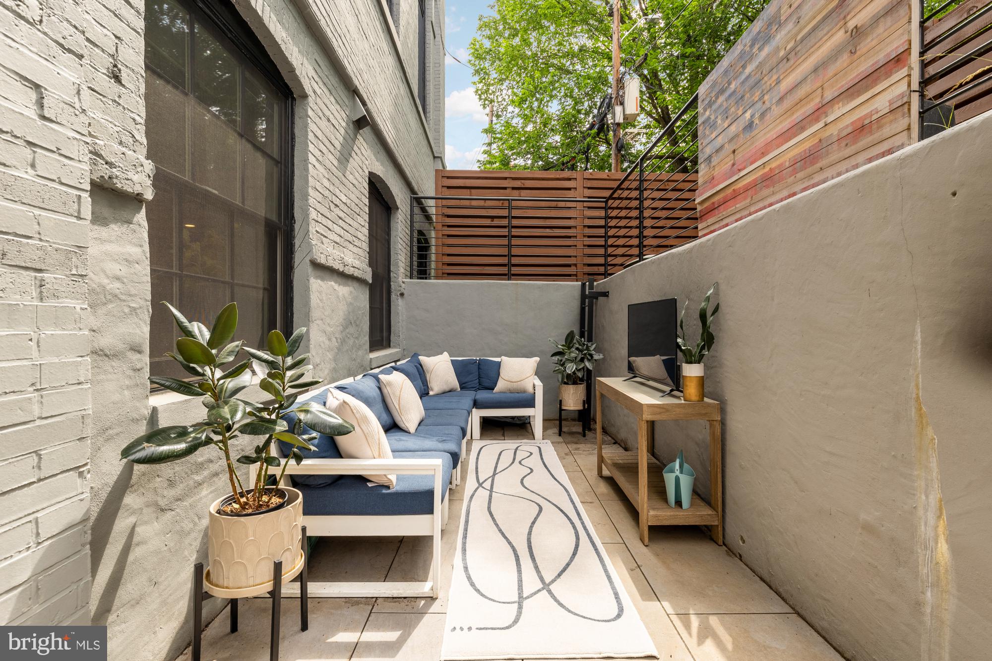 440 R Street Northwest, Unit 4 Washington, DC 20001 - Photo 8 of 17