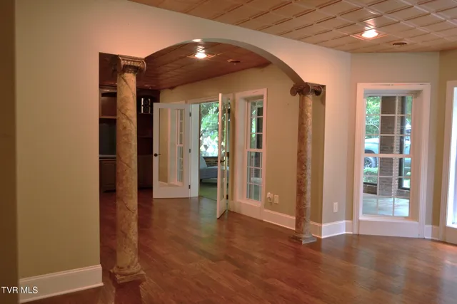 $639,900 | 20095 Hortenstine Place, Abingdon, VA 24211