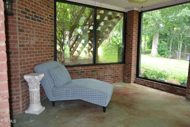 $639,900 | 20095 Hortenstine Place, Abingdon, VA 24211