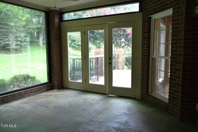 $639,900 | 20095 Hortenstine Place, Abingdon, VA 24211