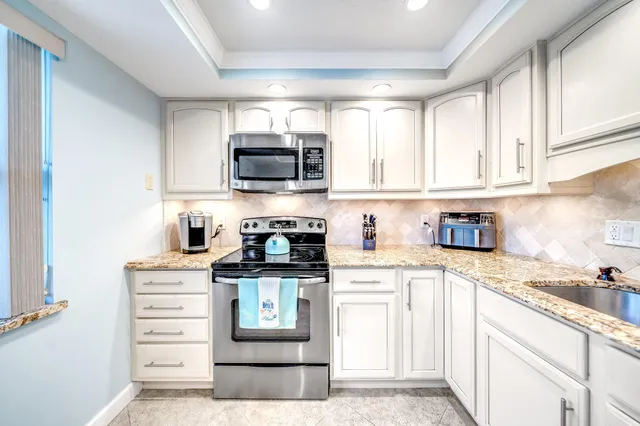 $259,000 | 2424 North Federal Highway, Unit 107, Boynton Beach, FL 33435