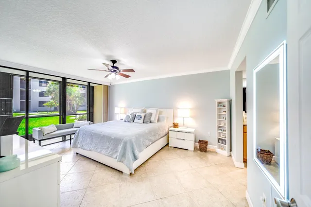 $259,000 | 2424 North Federal Highway, Unit 107, Boynton Beach, FL 33435