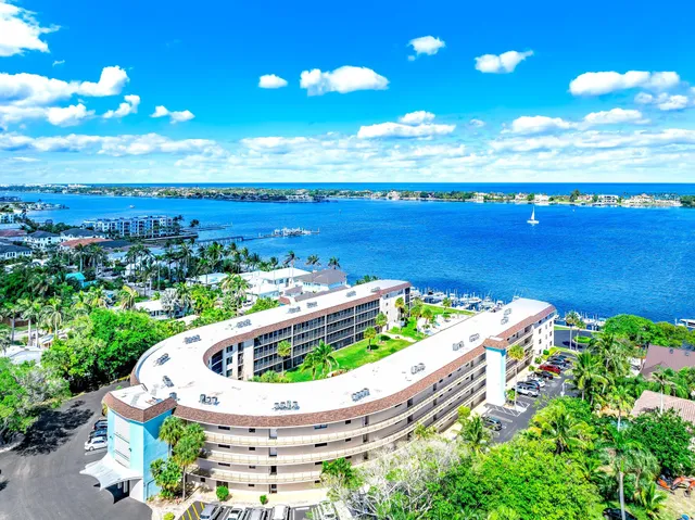 $259,000 | 2424 North Federal Highway, Unit 107, Boynton Beach, FL 33435