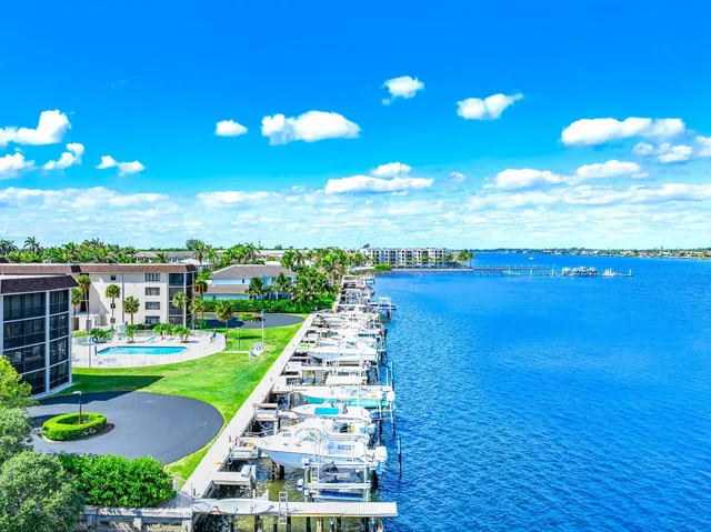 $259,000 | 2424 North Federal Highway, Unit 107, Boynton Beach, FL 33435