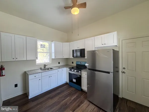 $1,900 | 126 Washington Avenue, Unit 1B, Laurel Springs, NJ 08021