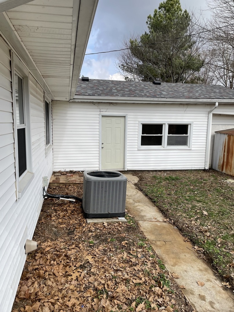 746 Mt Mission Road Metropolis, IL 62960 - Photo 24 of 24 a front view of house with yard