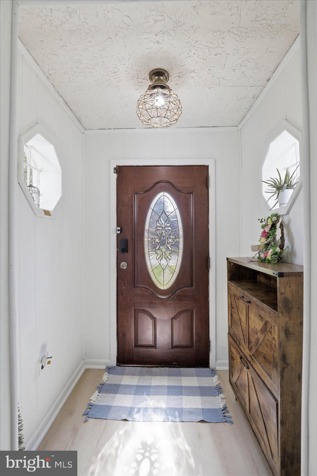 115 East Roseville Road Lancaster, PA 17601 - Photo 5 of 56 Foyer