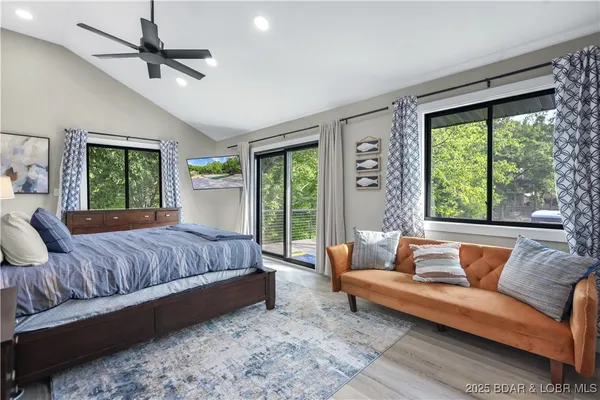 $1,295,000 | 122 Burning Bush Drive, Gravois Mills, MO 65037