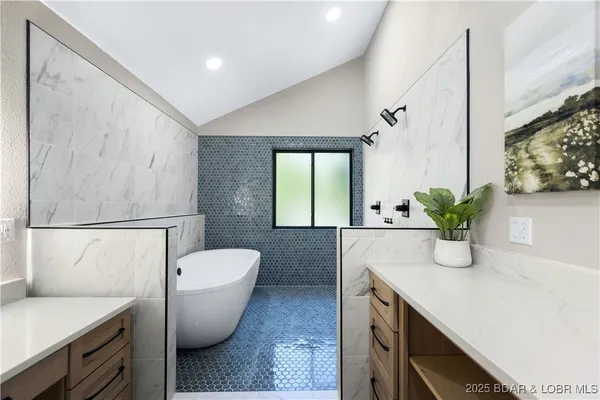 $1,295,000 | 122 Burning Bush Drive, Gravois Mills, MO 65037
