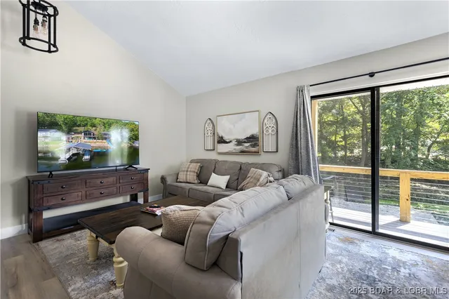 $1,295,000 | 122 Burning Bush Drive, Gravois Mills, MO 65037