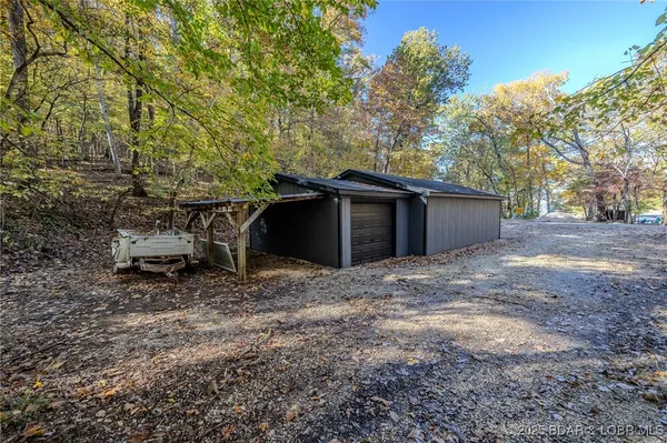 $1,295,000 | 122 Burning Bush Drive, Gravois Mills, MO 65037