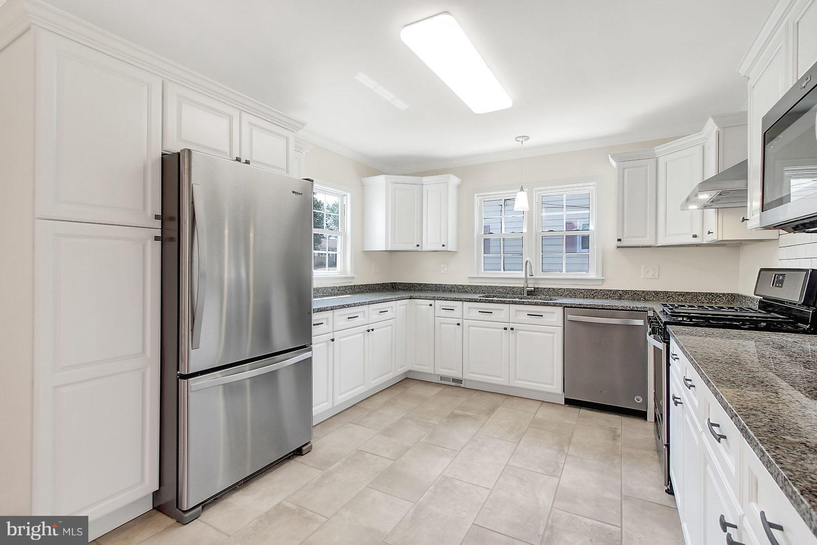 1214 Black Friars Road Baltimore, MD 21228 - Photo 5 of 25 Kitchen