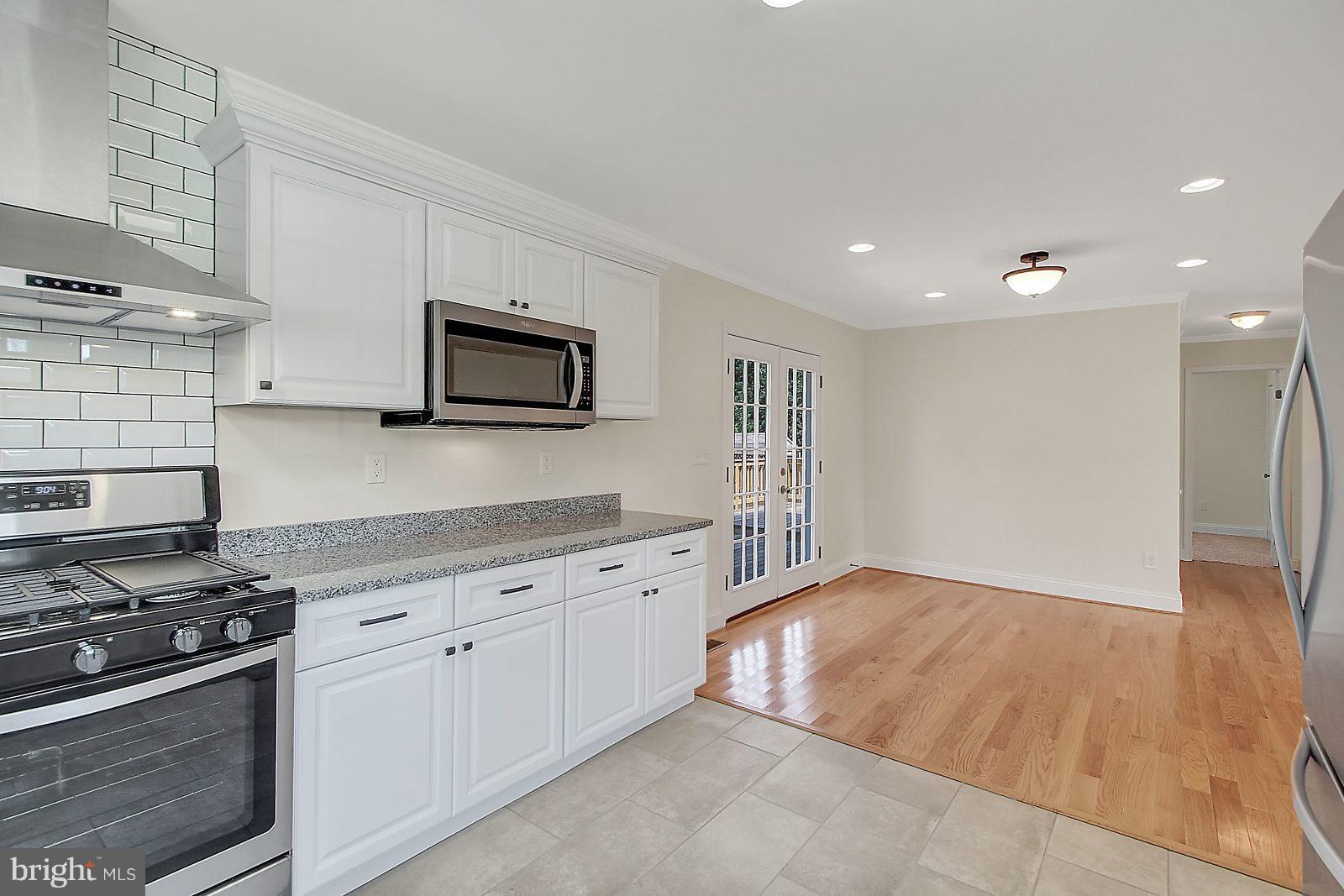 1214 Black Friars Road Baltimore, MD 21228 - Photo 8 of 25 Kitchen