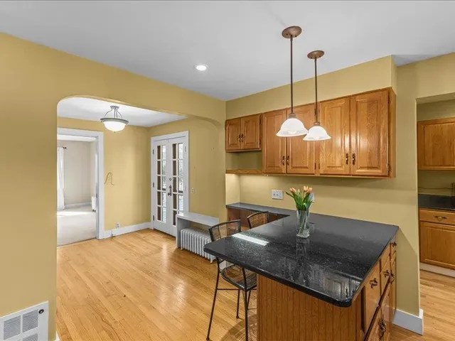 $4,850 | 261 South Prospect Street, Burlington, VT 05401