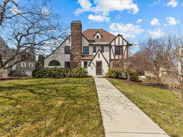 $4,850 | 261 South Prospect Street, Burlington, VT 05401