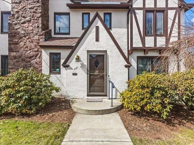 $4,850 | 261 South Prospect Street, Burlington, VT 05401