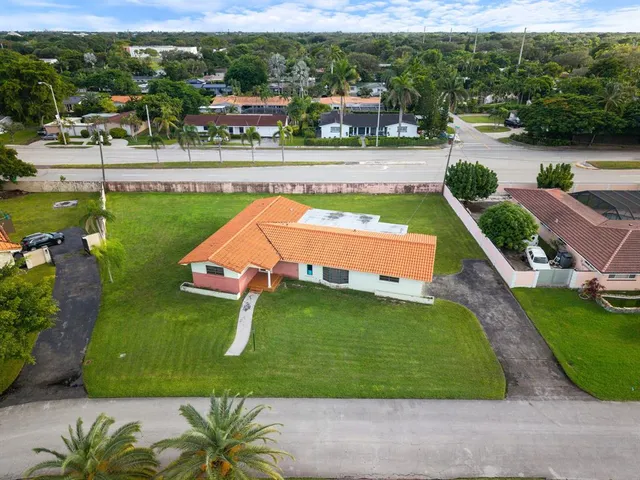 $1,200,000 | 8230 Southwest 87th Terrace, Miami, FL 33143