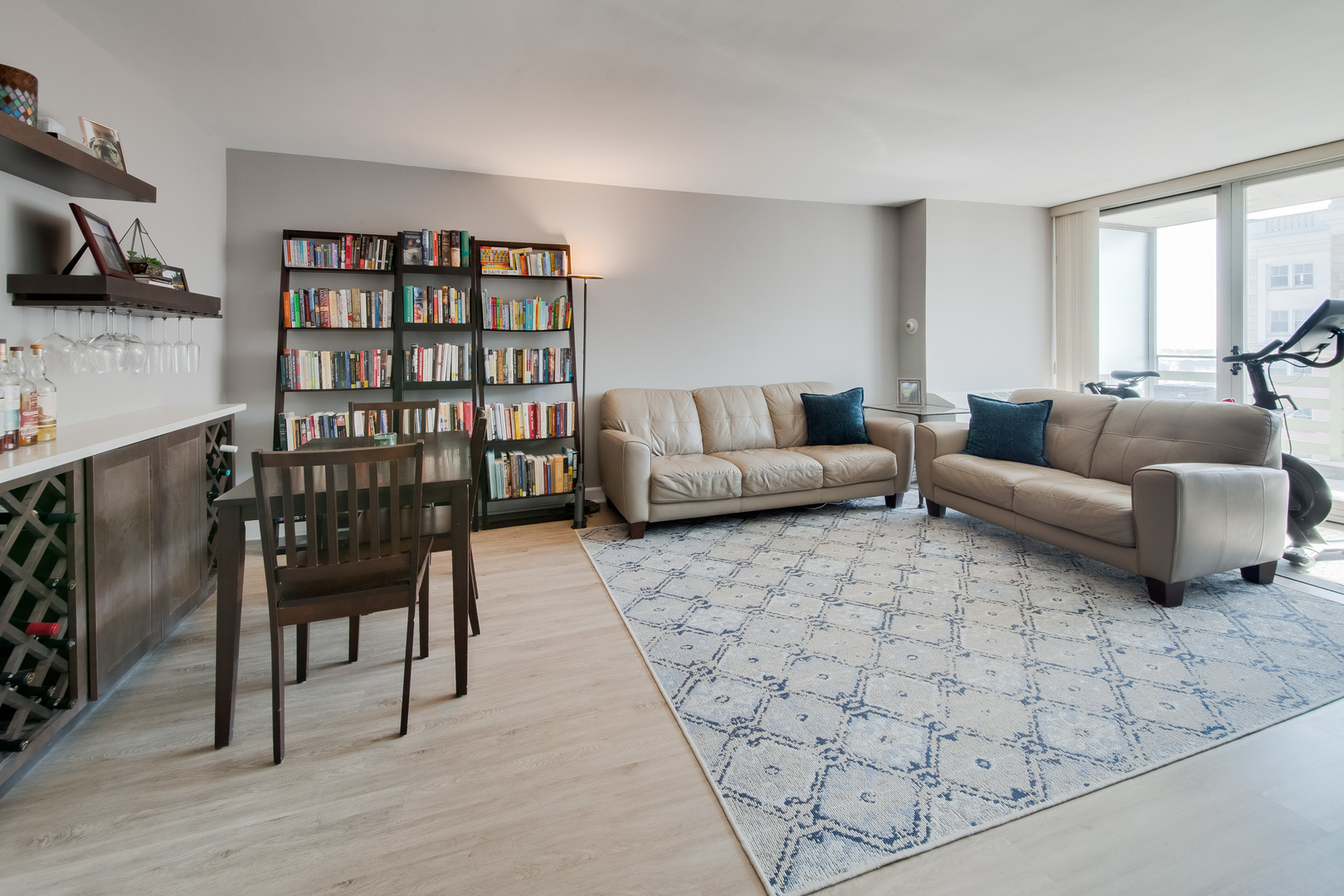 5601 North Sheridan Road, Unit 20D Chicago, IL 60660 - Photo 4 of 26