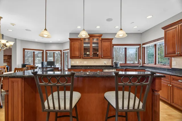 $1,250,000 | 11024 Marilyn Terrace, Orland Park, IL 60467