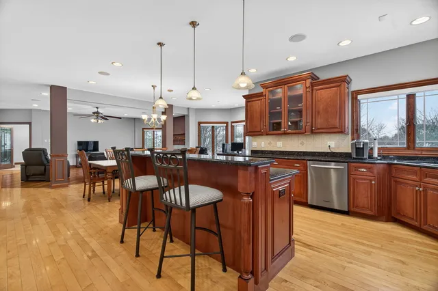 $1,250,000 | 11024 Marilyn Terrace, Orland Park, IL 60467