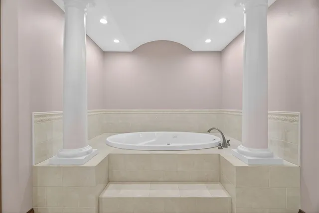 $1,250,000 | 11024 Marilyn Terrace, Orland Park, IL 60467