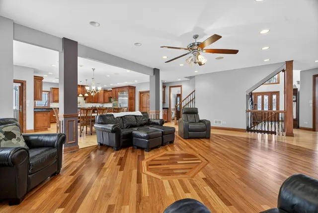 $1,250,000 | 11024 Marilyn Terrace, Orland Park, IL 60467