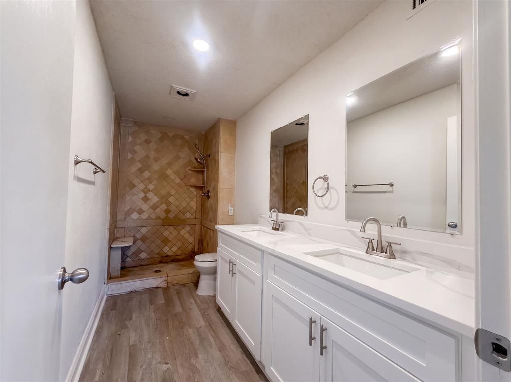 526 Royal Valley Road Grand Prairie, TX 75052 - Photo 12 of 21 Gallery Image 12