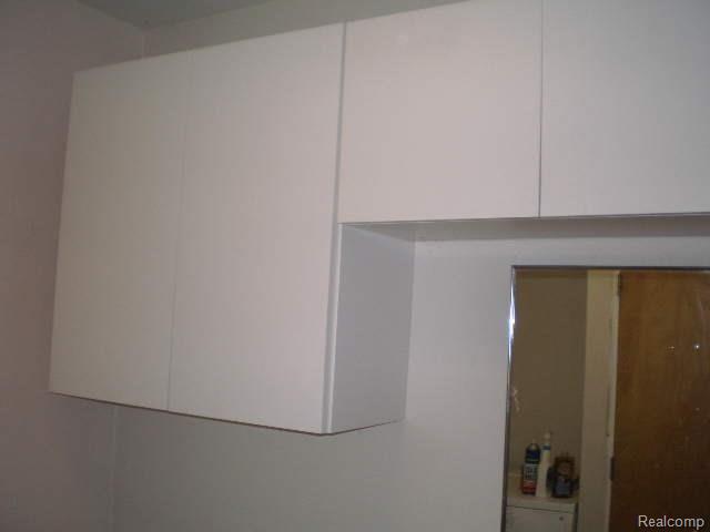 47658 Tilch Road Macomb, MI 48044 - Photo 13 of 22 14.1st FL Laundry