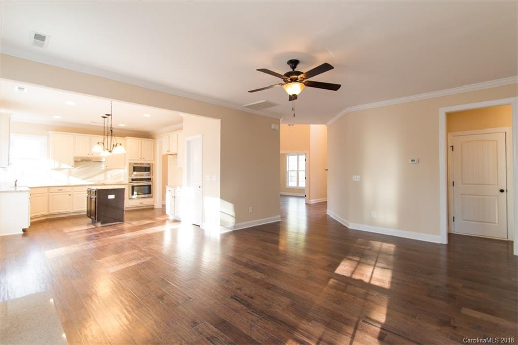 7035 Buckland Road, Unit 5B2 Charlotte, NC 28278 - Photo 4 of 34 Gallery Image 4
