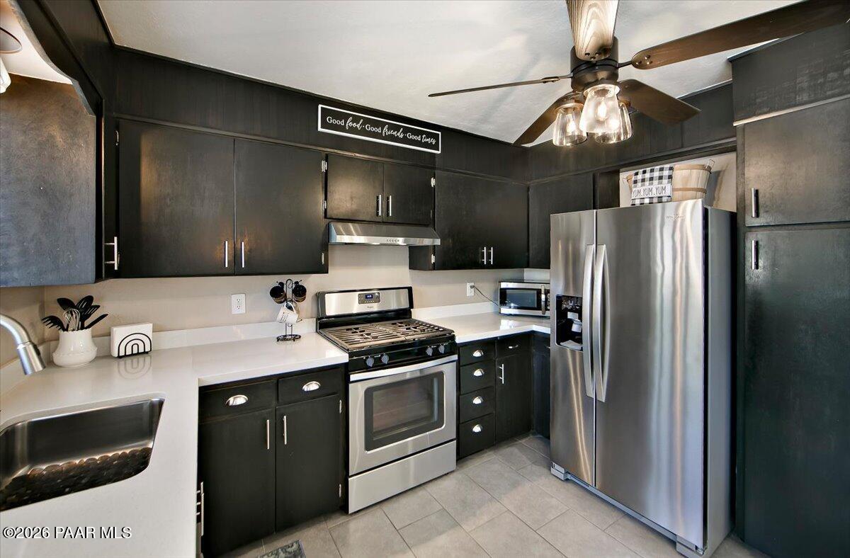 439 Canyon Springs Road Prescott, AZ 86303 - Photo 9 of 34 07-Kitchen