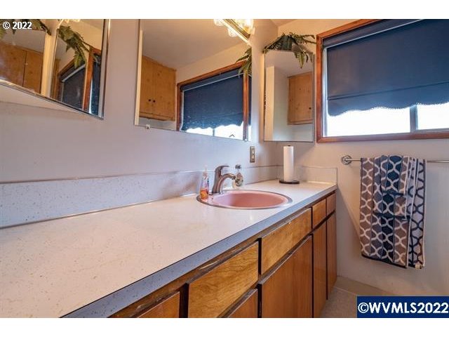 32916 Sunset Road Lebanon, OR 97355 - Photo 12 of 32 Gallery Image 12