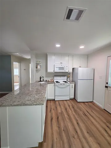 $1,300 | 5422 Pine Avenue, Pasadena, TX 77503