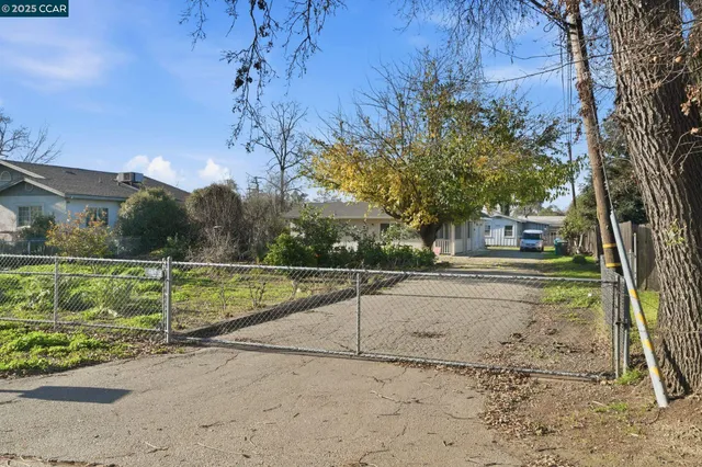 $399,999 | 545 North Golden Gate Avenue, Stockton, CA 95205