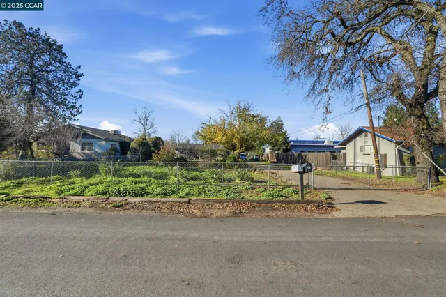 $399,999 | 545 North Golden Gate Avenue, Stockton, CA 95205