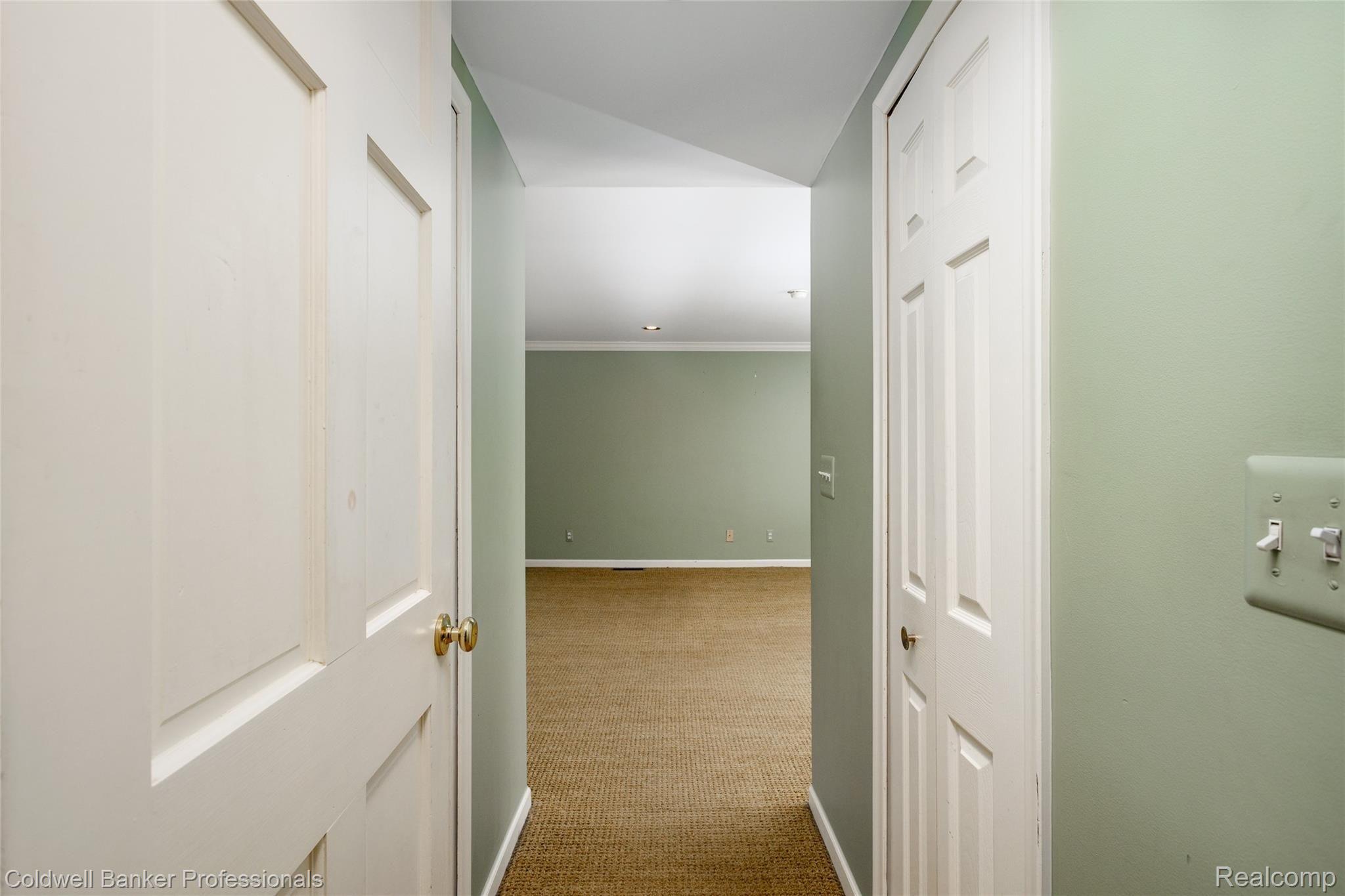 559 Pemberton Road Grosse Pointe, MI 48230 - Photo 25 of 44 559 Pemberton L047.jpg
