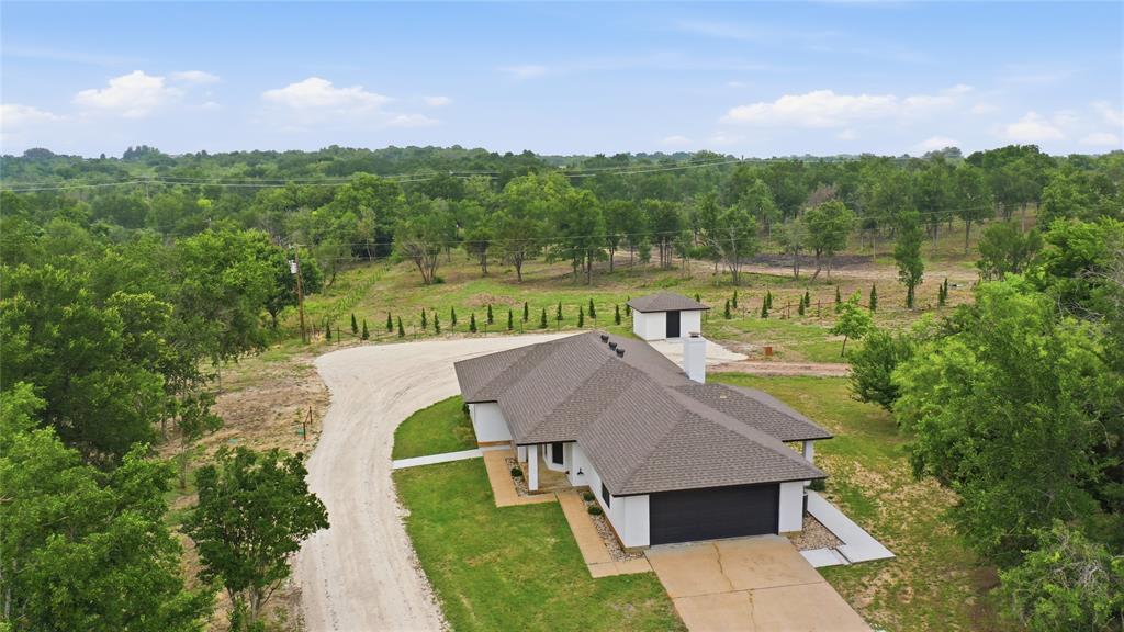 1070 Diamond Oaks Road Stephenville, TX 76401 - Photo 3 of 40