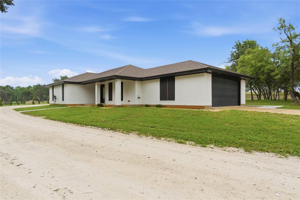 1070 Diamond Oaks Road Stephenville, TX 76401 - Photo 7 of 40