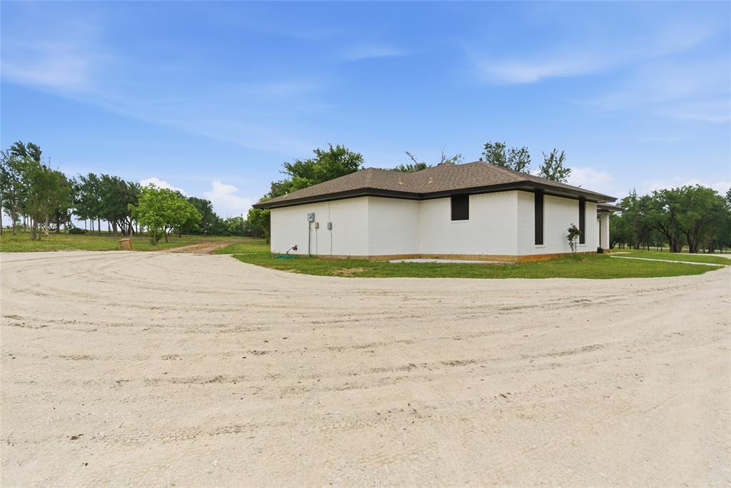 1070 Diamond Oaks Road Stephenville, TX 76401 - Photo 8 of 40